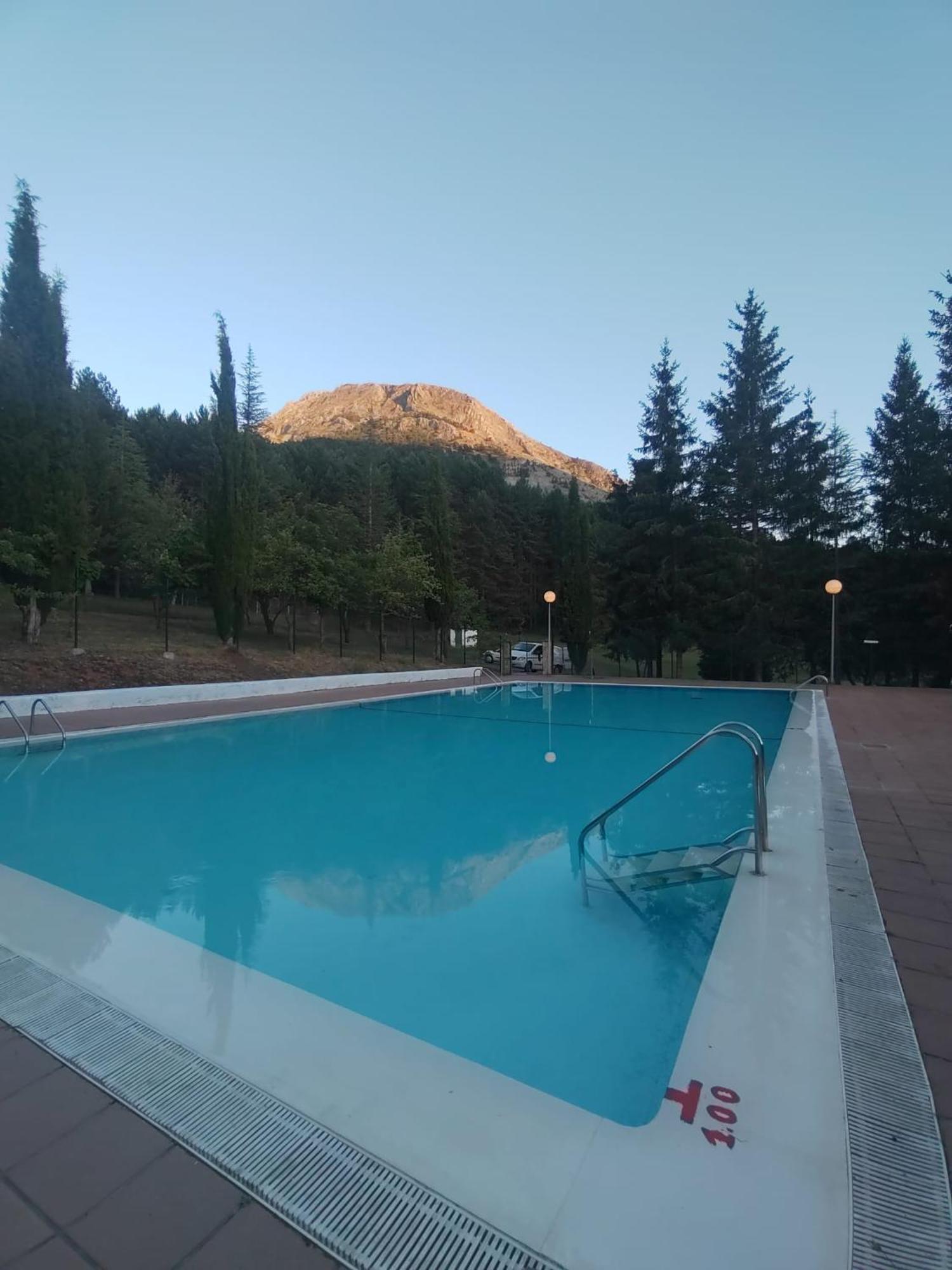 Kyomu Resort Hostel Velilla del Rio Carrion Екстериор снимка
